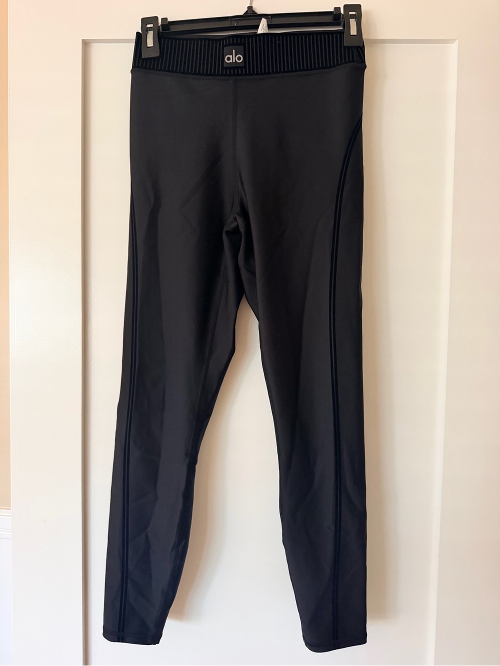 ALO Yoga Women Black Athletic Leggings